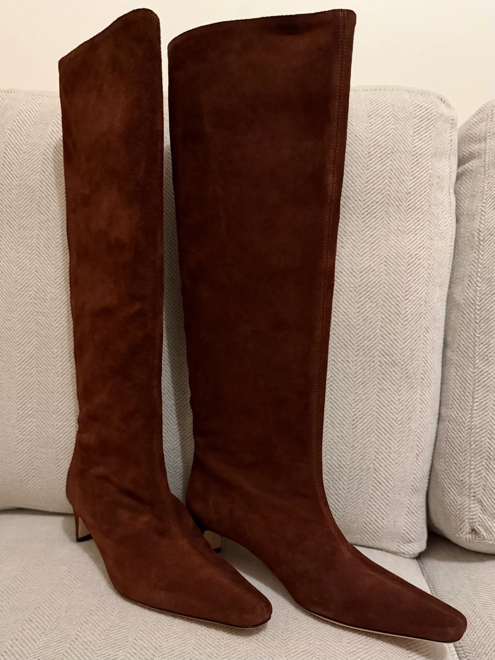 Iconic STAUD Suede Knee-High Pointed-Toe Boots - Mahogany 38.5